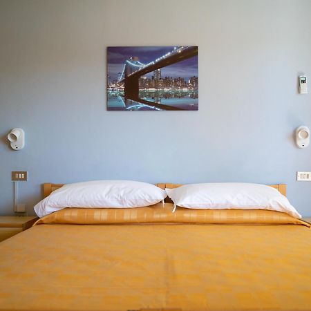 Hotel Quattropalme Tortoreto Exteriör bild