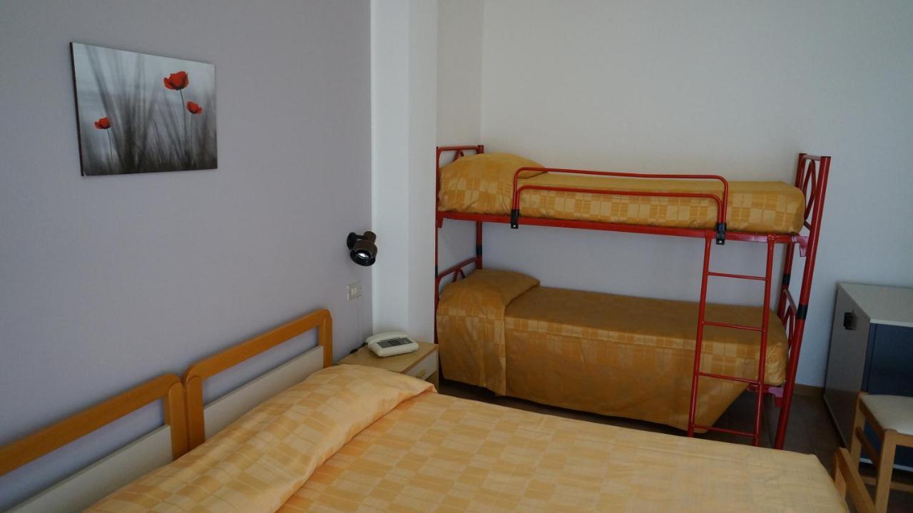 Hotel Quattropalme Tortoreto Exteriör bild