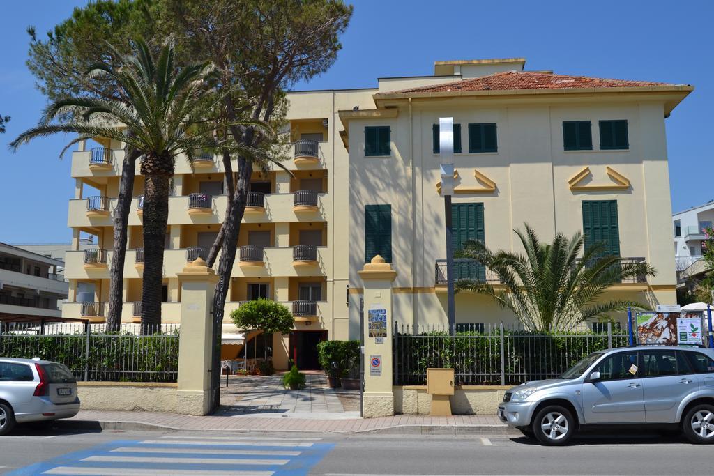 Hotel Quattropalme Tortoreto Exteriör bild